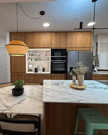 Cocina con encimera estilo marmol Cocina con encimera estilo marmol