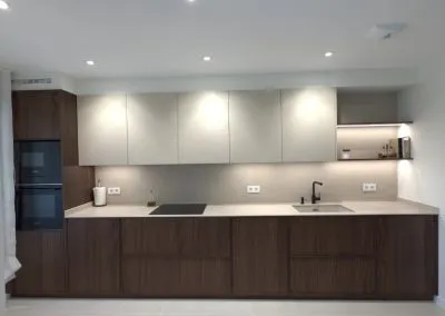 Cocina con iluminación LED integrada: diseño y funcionalidad